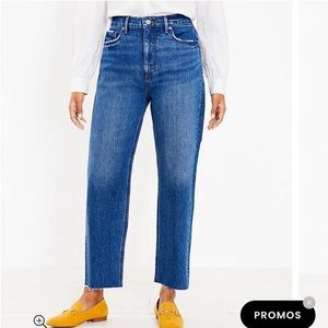 Loft 90s straight jeans size 00/24. Never been worn.